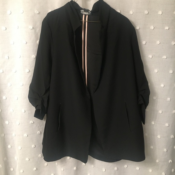 3/4 sleeve black blazer - Picture 2 of 2